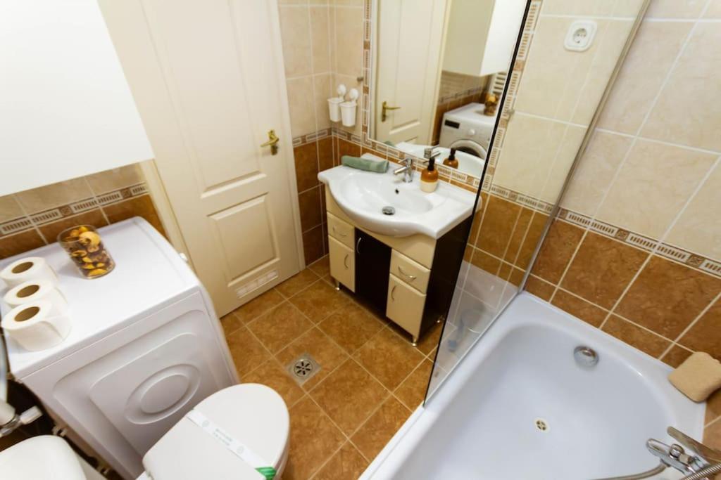Family Lux Lounge In Voeroesmarty Street By Nw Apartment Будапеща Екстериор снимка