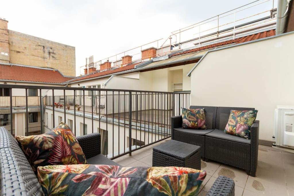 Family Lux Lounge In Voeroesmarty Street By Nw Apartment Будапеща Екстериор снимка