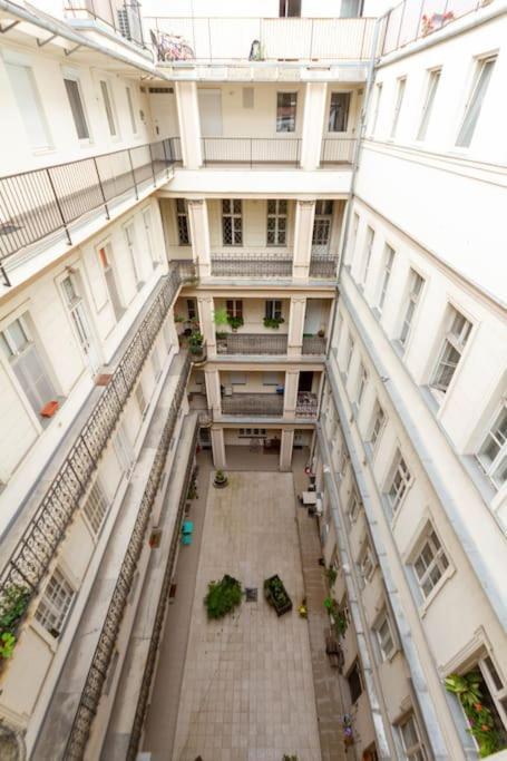 Family Lux Lounge In Voeroesmarty Street By Nw Apartment Будапеща Екстериор снимка