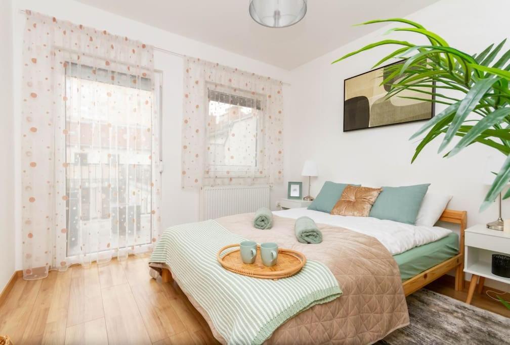 Family Lux Lounge In Voeroesmarty Street By Nw Apartment Будапеща Екстериор снимка
